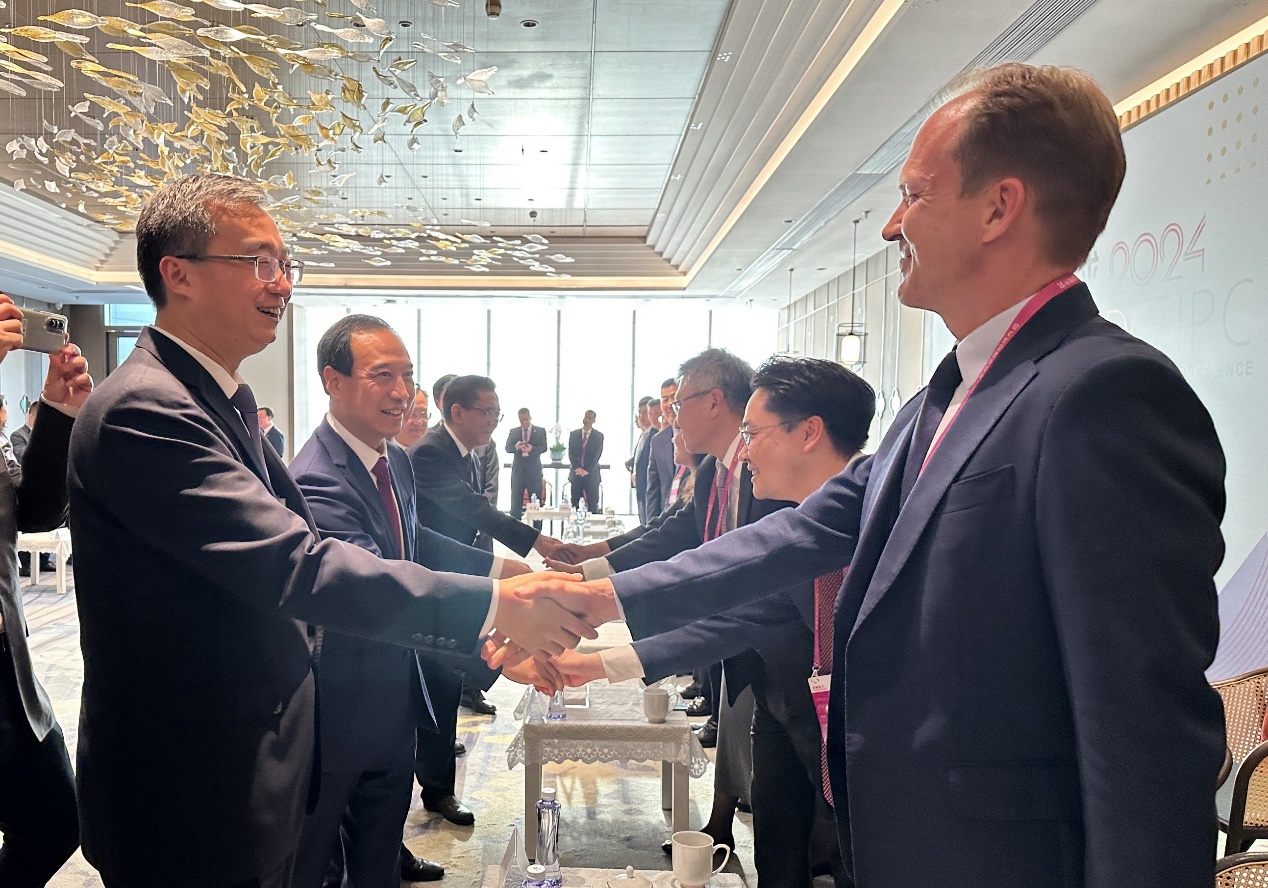 https://oss.messergroup.cn/upload/2f8c58ea-8a68-4a3e-b25d-851962fa2aff.jpg